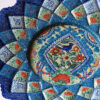 Minakari décoratif sur plat en cuivre – Émaillage peint à la main avec des motifs floraux