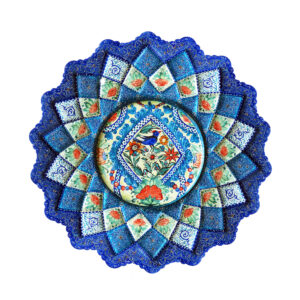 Minakari décoratif sur plat en cuivre – Émaillage peint à la main avec des motifs floraux