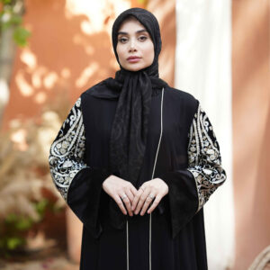 Abaya élégante coupe ample pour femmes musulmanes avec manches brodées