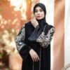 Abaya élégante coupe ample pour femmes musulmanes avec manches brodées