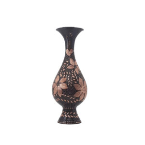 Vase en cuivre persan gravé fait main décoratif dans un design floral
