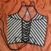 Top court en crochet tissé à la main avec design unique de toile d'araignée pour femmes