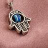 Broche de Sécurité Hypoallergénique pour Femmes – Design Œil Malin pour Sensibilité et Protection