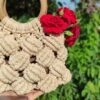 Sac macramé tissé à la main avec poignée en bois, modèle Walnuts