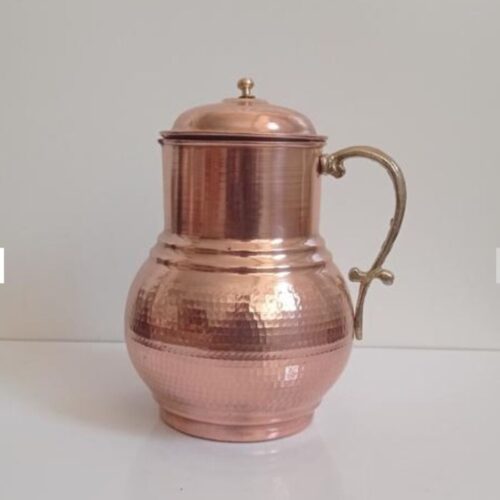 Carafe en cuivre perse martelé avec poignée en laiton modèle Roshanak