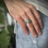 Bague en Argent avec Émeraude Verte Persane pour Homme Fabriquée à la Main Modèle plus