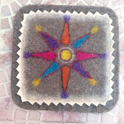 Tapis en feutre de laine persan 100% naturel et fait main Jahan