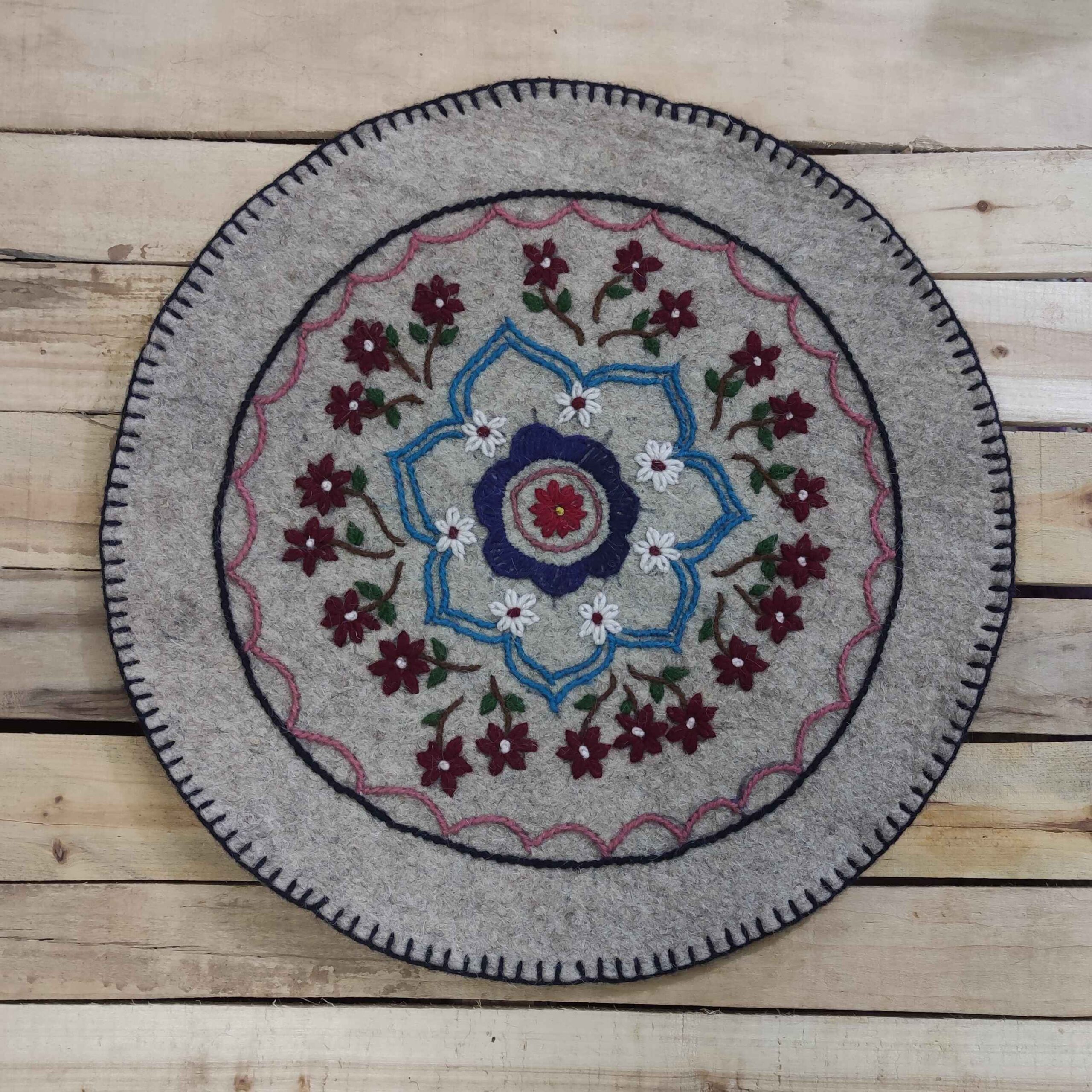 Tapis en feutre de laine persan 100% naturel et fait main Poopak