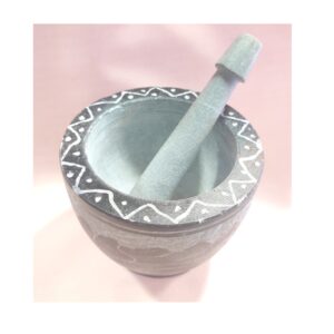 Set Mortier et Pilon en Pierre Élégamment Fabriqué à la Main avec Motif Floral