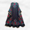 Abaya pour femmes avec manches aérées et design floral en noir