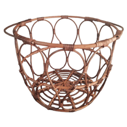 Panier en osier tissé à la main par un artisan