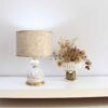 Lampe de table avec vase en céramique et abat-jour tambour crème