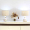 Lampe de table avec vase en céramique et abat-jour tambour crème