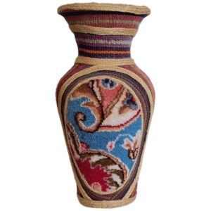 Vase en poterie décoratif fait main dans le design de tapis persans Jajim & Kilim