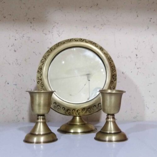 Ensemble élégant de miroir et bougeoirs en laiton persan