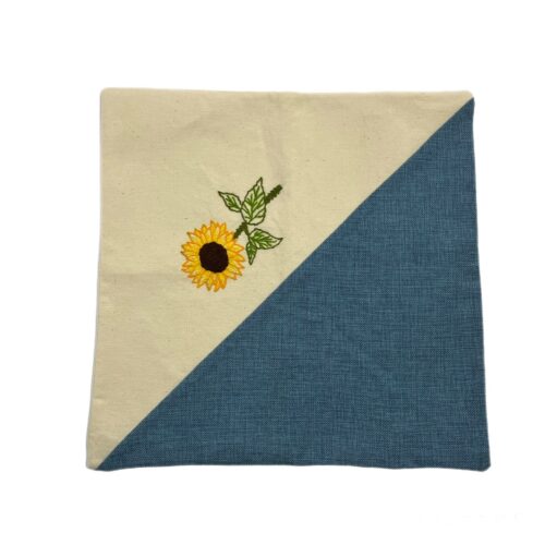 Housse de Coussin Brodée – Design Suzani Afsaneh