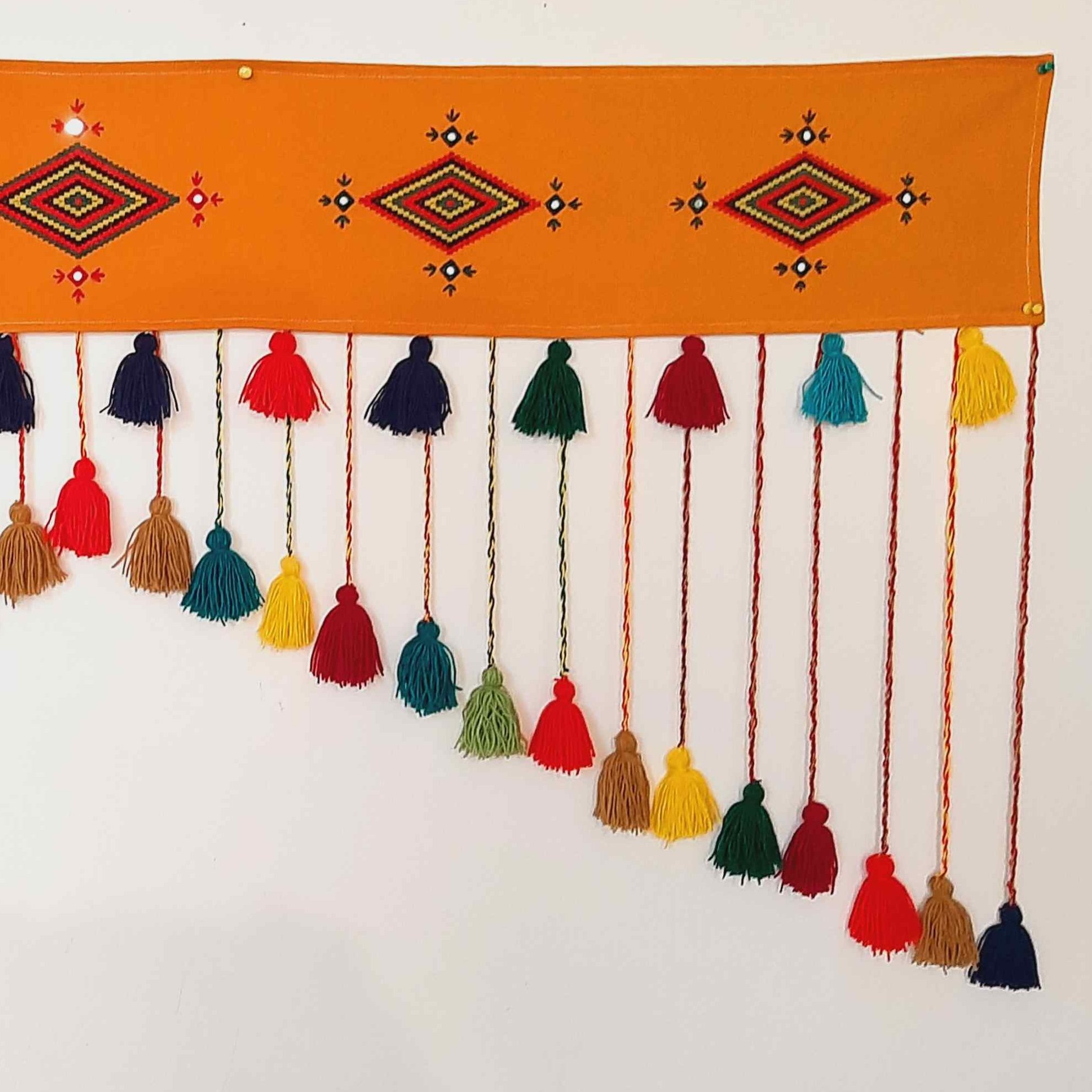 Tenture murale persane à pompons DIY – Tissée main traditionnelle modèle Dara