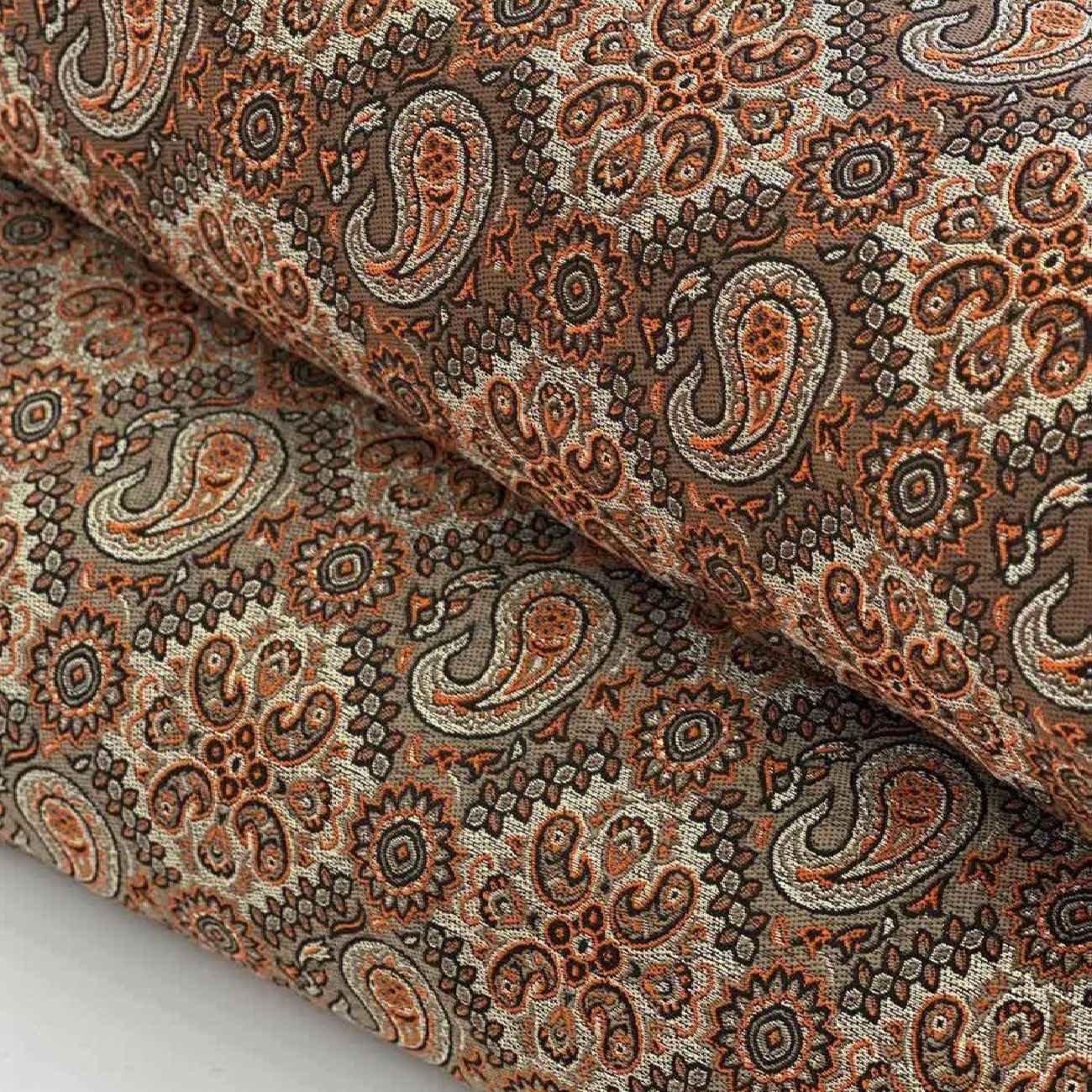Tissu Termeh persan orné de motif cachemire