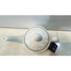 Théière de service en porcelaine classique avec design floral blanc