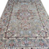 Grand tapis de sol intérieur de style persan avec design floral gris