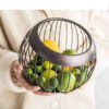 Panier à fruits en fil métallique chic et luxe en noir