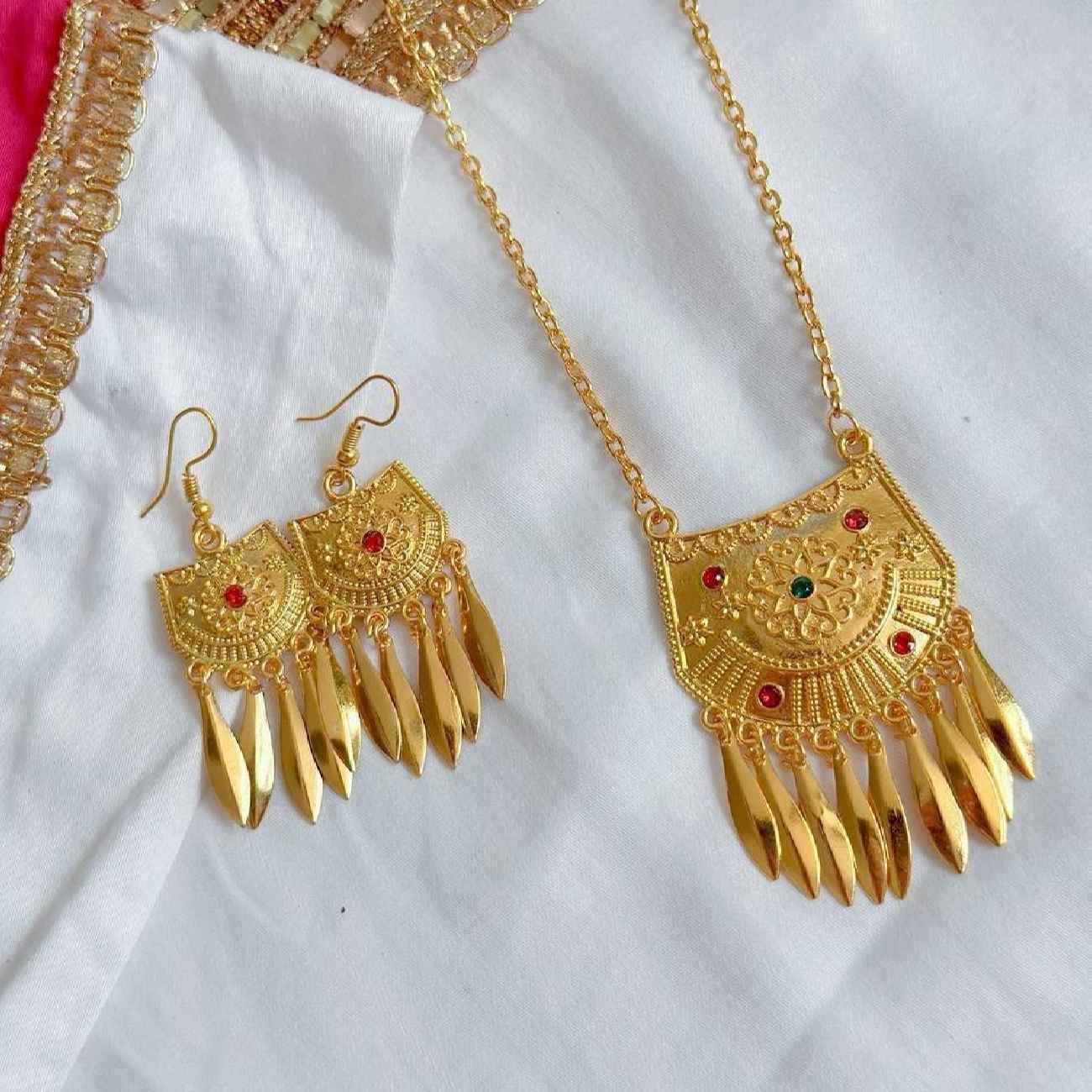 Collier en Laiton Mehak avec Boucles d'Oreilles Lux & Chic