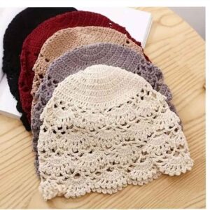 Chapeau Crocheté – Unique et Doux avec Design Coquillage en Crème
