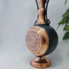 Vase en cuivre fait main avec détails fins en stylo noir