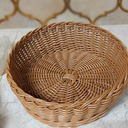 Panier en osier tissé à la main en brun avec style rustique – Organisation dans un petit espace