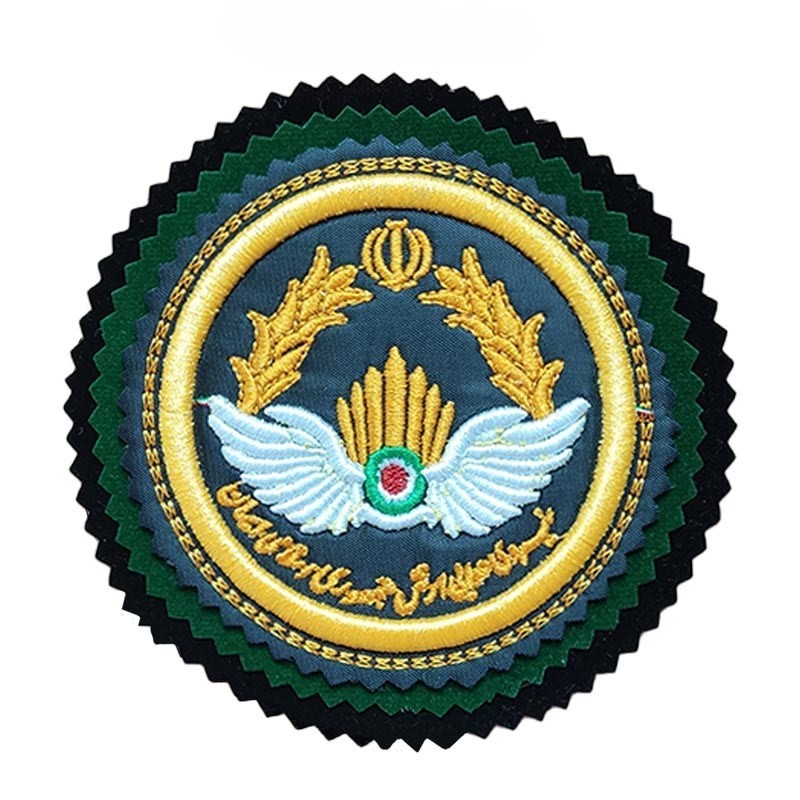 Insigne militaire – Emblème de sergent-chef du NAJA, structure des grades et symbolisme