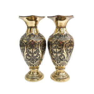 Vase en laiton traditionnel fait main orné pour décoration intérieure