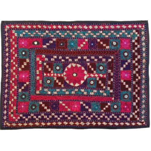 Nappe Brodée Artisanale – Décor Parfait pour Votre Table à Manger et Cadeau