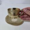 Ensemble de tasses et soucoupes persanes en laiton de haute qualité avec motif de paon (x6)