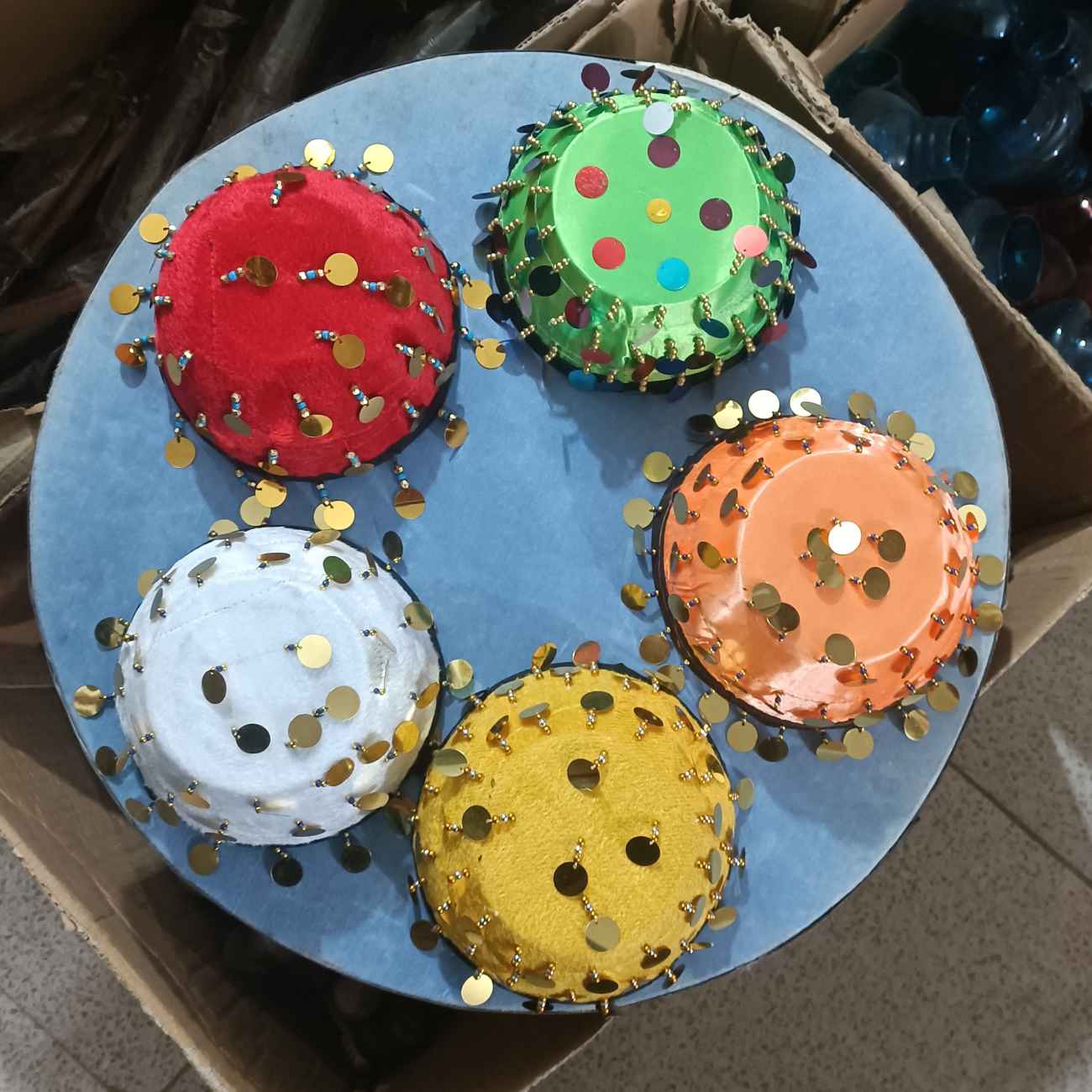 Chapeau Ethnique Kurde Traditionnel pour Enfants - Parfait pour les Événements Culturels et les Célébrations du Patrimoine