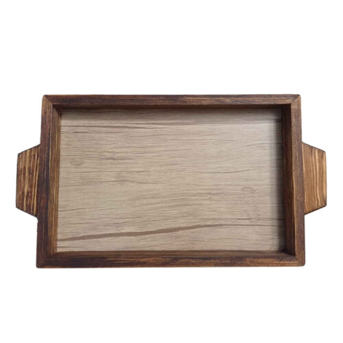 Plateau en bois avec poignées – Pratique et décoratif