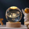 Veilleuse boule de cristal 3D – design système solaire féerique lumineux à LED