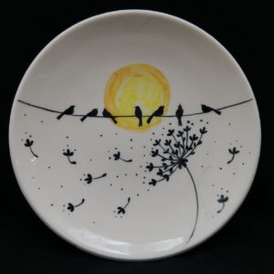 Assiette en céramique – Motif de pissenlit, artistique et polyvalente