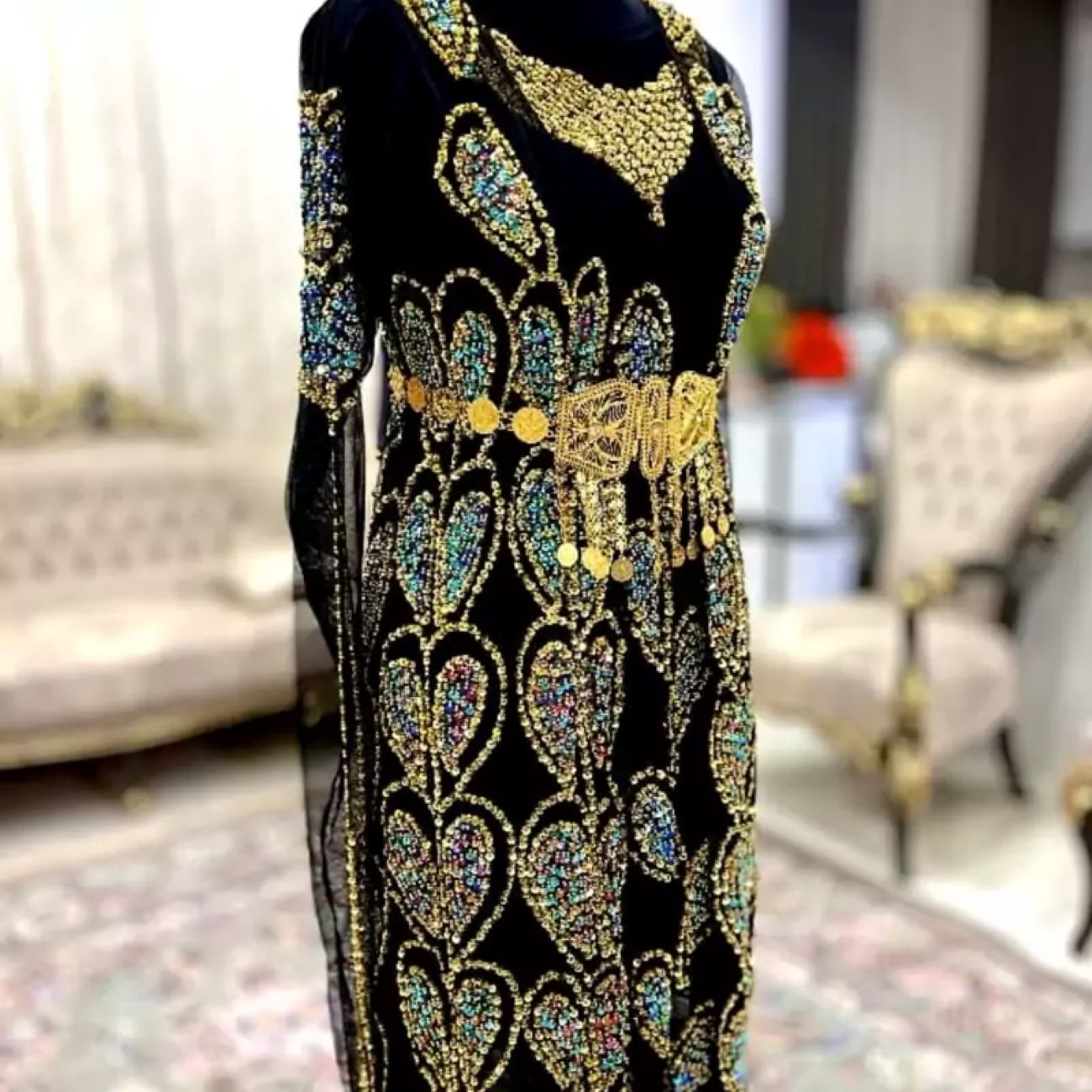 Robe Kurde Brodée à la Main pour Soirée – Couture Artisanale Exquise