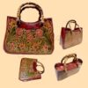 Sac en Cuir Véritable de Vache – Sculpté, Cousu avec Poignée en Bois de Bambou