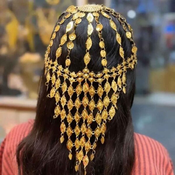 Coiffe Ornée de Pièces Traditionnelle – Accessoire Embelli de Hormozgan