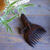 Peigne en Bois Sculpté à la Main avec Motif Baleine - Un Symbole de Beauté Océanique et d'Artisanat