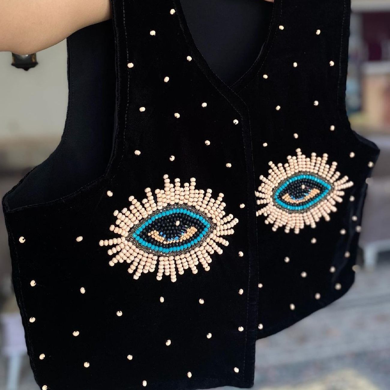 Gilet brodé fait main en perles pour femmes - avec design d'œil