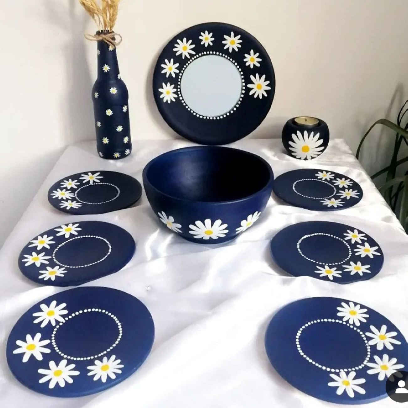 Ensemble Haft-Seen artisanal – Motif floral à la camomille peint, résistant à l’eau (10 pièces)