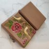 Boîte à bijoux artisanale en bois avec oiseau peint & fleur
