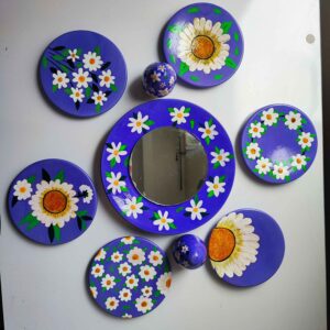 Haft-Seen persan avec motif peint floral à la camomille intemporel (9 pièces)