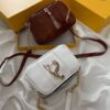 Sac en cuir stylé à bandoulière avec chaîne pour une élégance sans effort