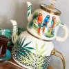 Ensemble Bouilloire et Théière en Émail Coloré – Adapté à un Usage Quotidien ou comme Décor