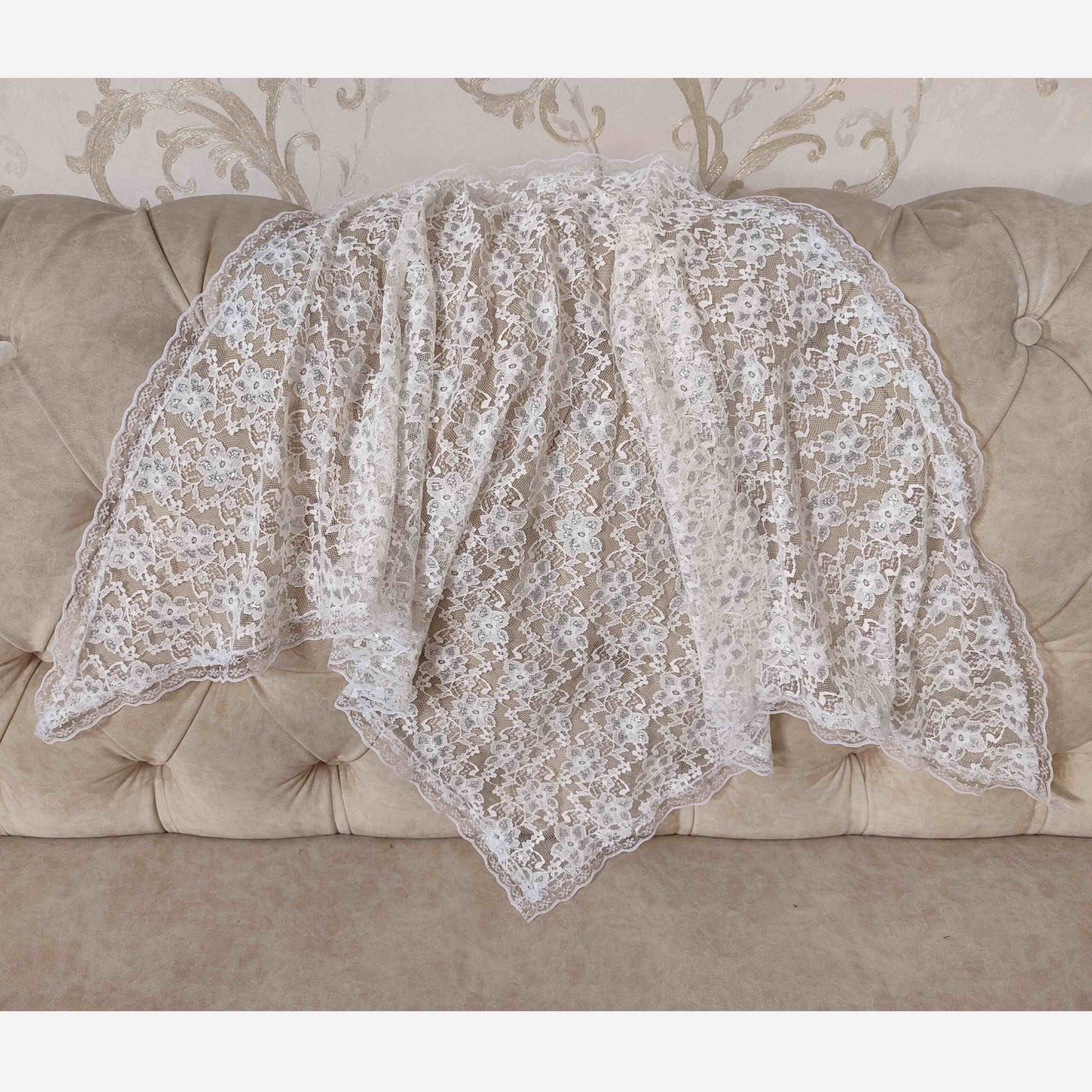 Foulard Mini Dantel – Idéal pour les Réunions en Soirée et les Occasions Spéciales