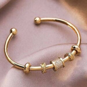 Bracelet Manchette Réglable en Acier pour Femme – Bijou Audacieux & Stylé