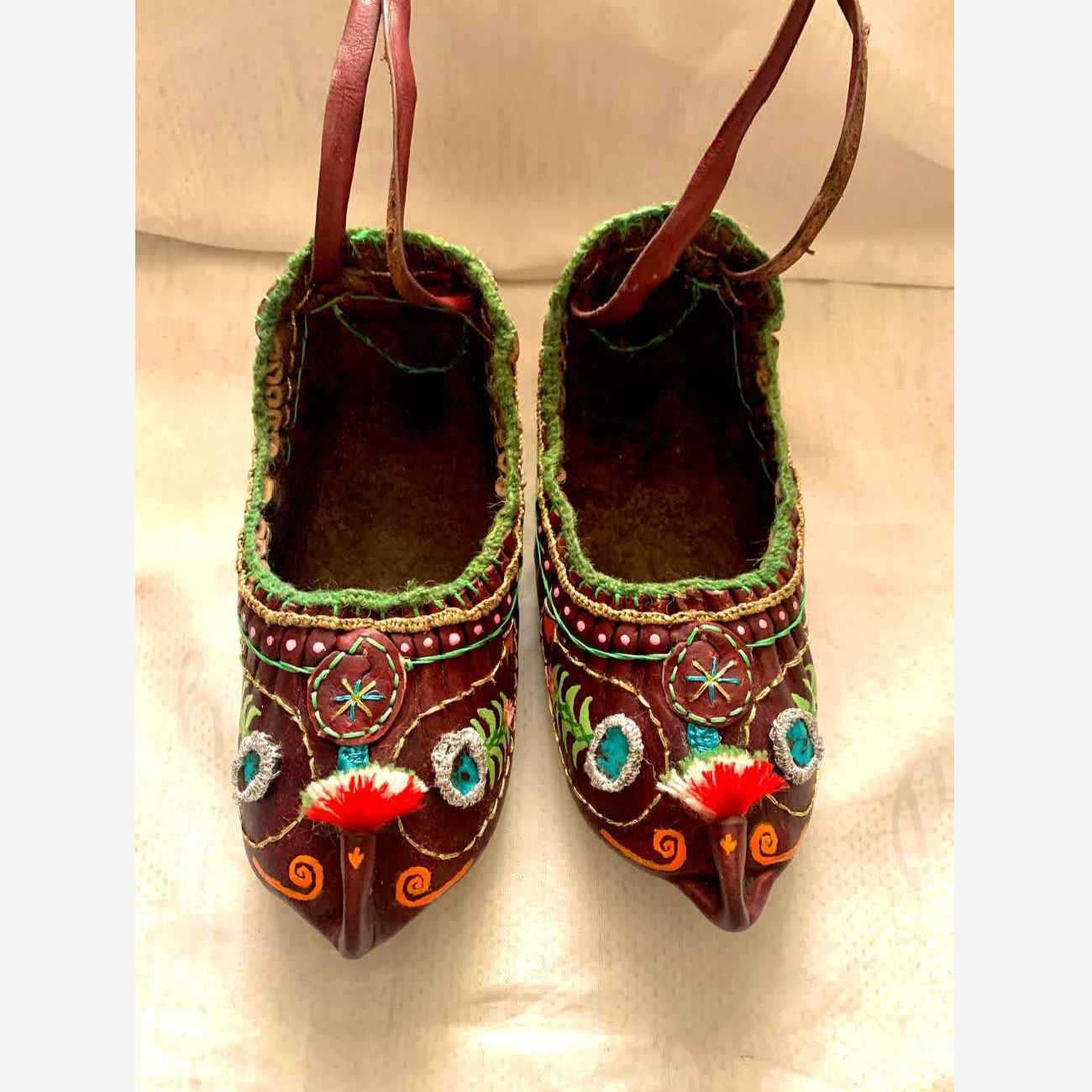 Traditions Charooq – Chaussons persans artisanaux